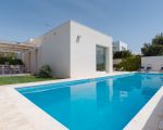 villa-federica-puristisch-gebautes-ferienhaus-mit-toller-terrasse.jpg