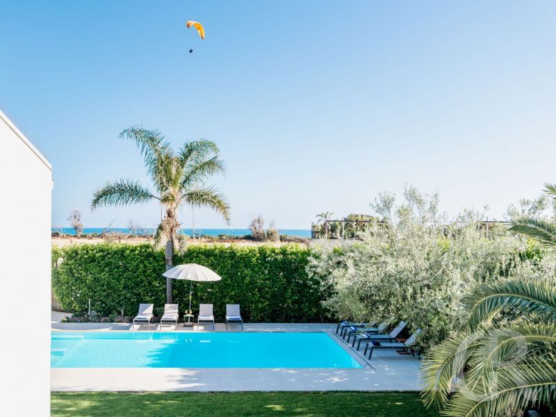 villa-flora-mit-schwimmbad.jpg