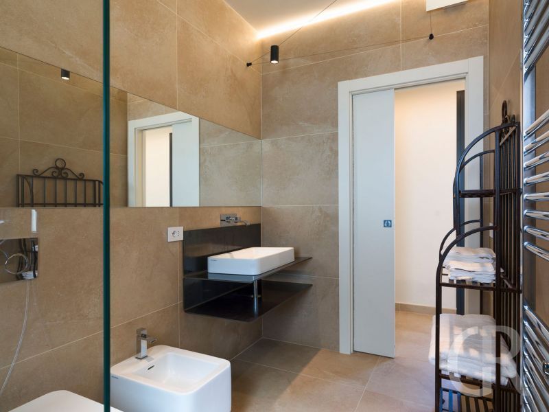 villa-gelso-bianco-dusche.jpg