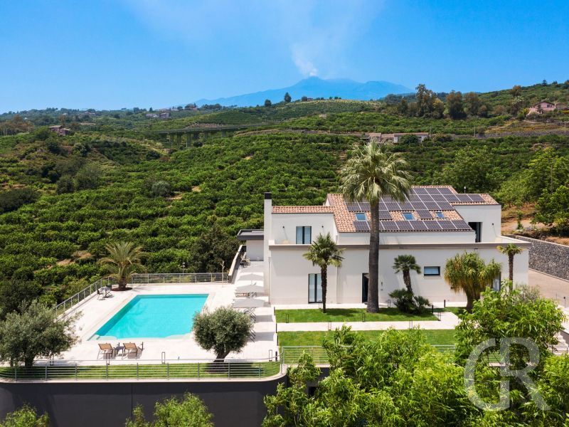 villa-gianos-garten-und-ferienhaus-mit-pool.jpg