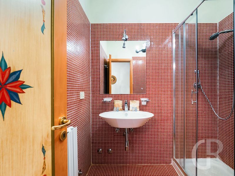 villa-la-boheme-rotes-bad.jpg