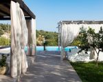 villa-mara-terrassen-mit-pool.jpg