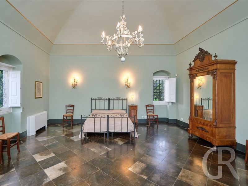 villa-scifazzo-doppelbett-im-schlafbereich.jpg