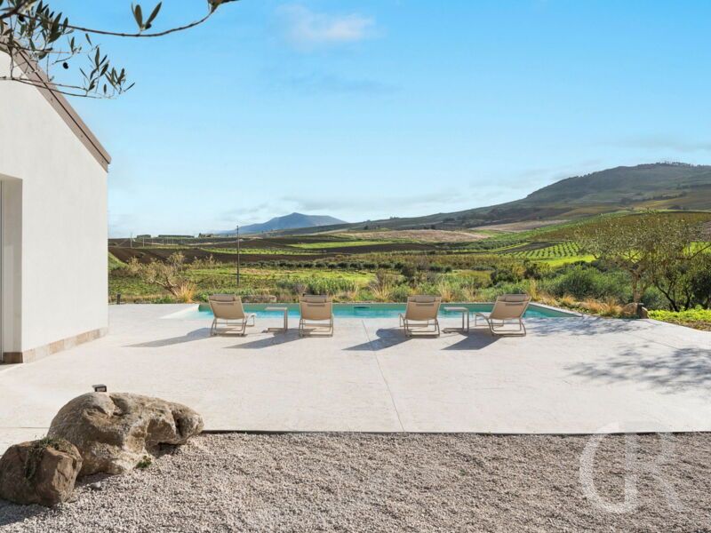 villa-sike-vterrasse-mit-blick-auf-die-poolterrasse.jpg