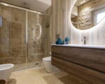 villa-trifilla-grosszuegiges-badezimmer-mit-dusche.jpg