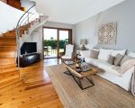 villa-viagrande-sofa-im-wohnraum.jpg