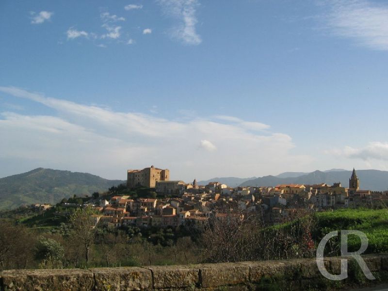 blick-auf-das-castello-castelbuono.jpg