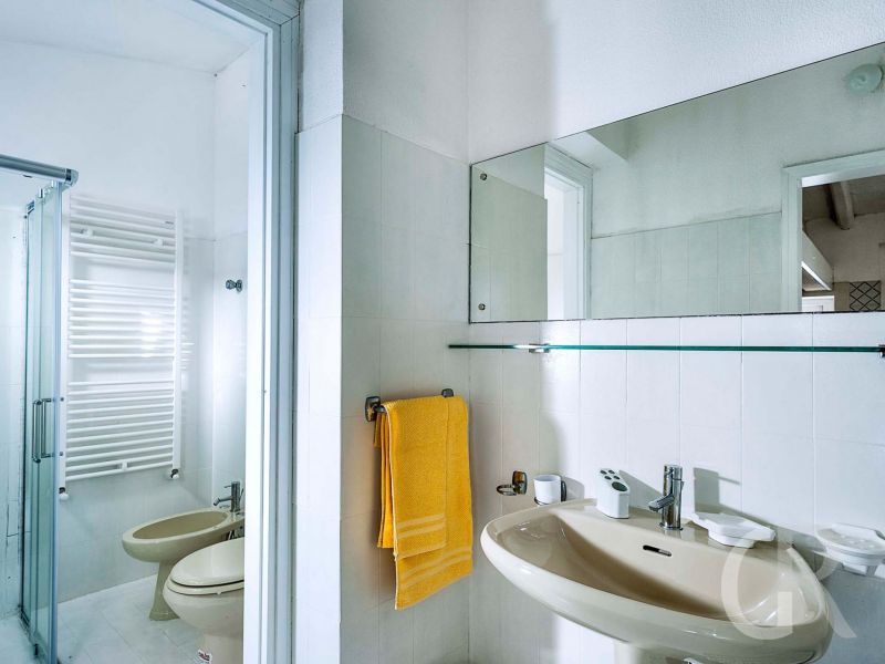 casa-bianca-bad.jpg