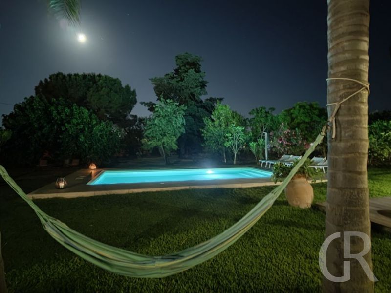 casa-limoni-haengematte-am-abend.jpg