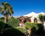 casa-scirocco-blick-auf-das-haus-und-die-terrasse.jpg