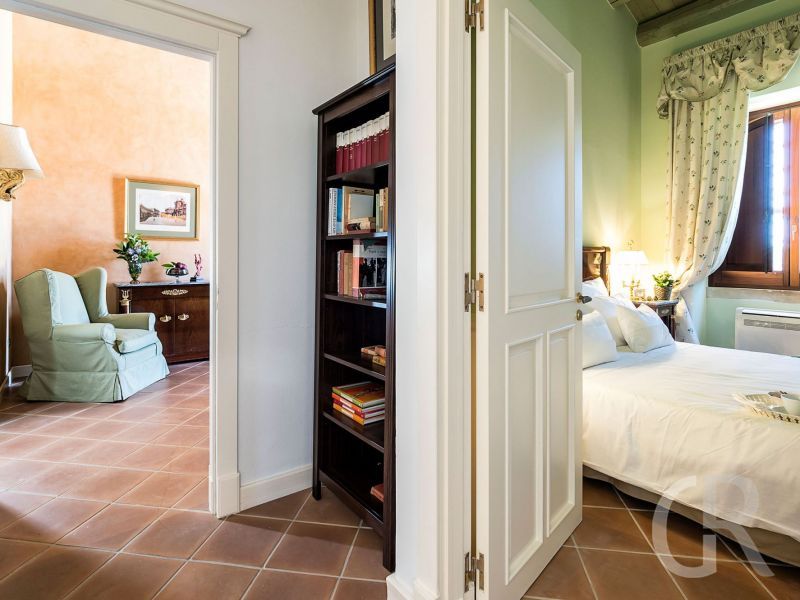 don-salvatore-blick-ins-schlafzimmer.jpg