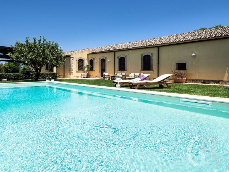 don-salvatore-grosser-pool.jpg