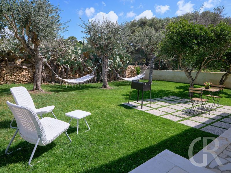 ferienhaus-teti-garten-mit-gartenmoebeln.jpg