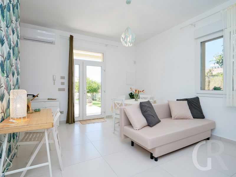 ferienhaus-teti-sofa-im-wohnfraum.jpg
