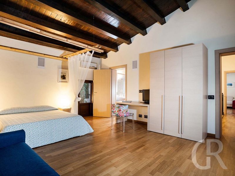 ferienhaus-villa-dorata-schlafbereich.jpg