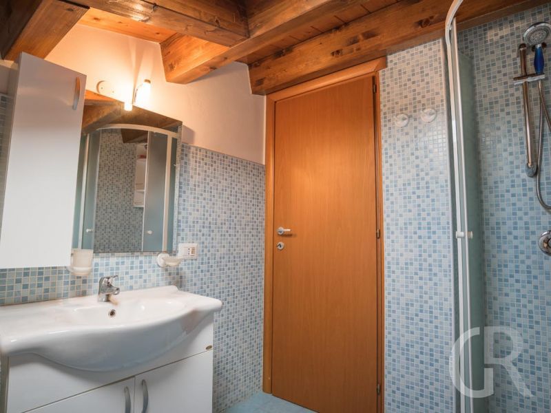 ferienwohnung-agamennone-waschbecken.jpg
