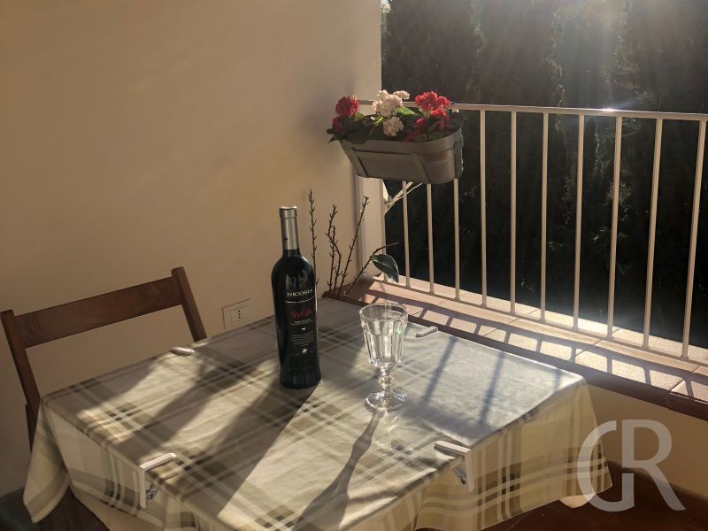 ferienwohnung-anita-in-palermo-balkon.jpg