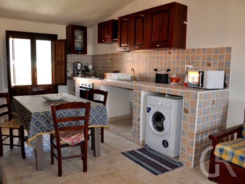 ferienwohnung-corrado-blick-in-die-wohnkueche.JPG