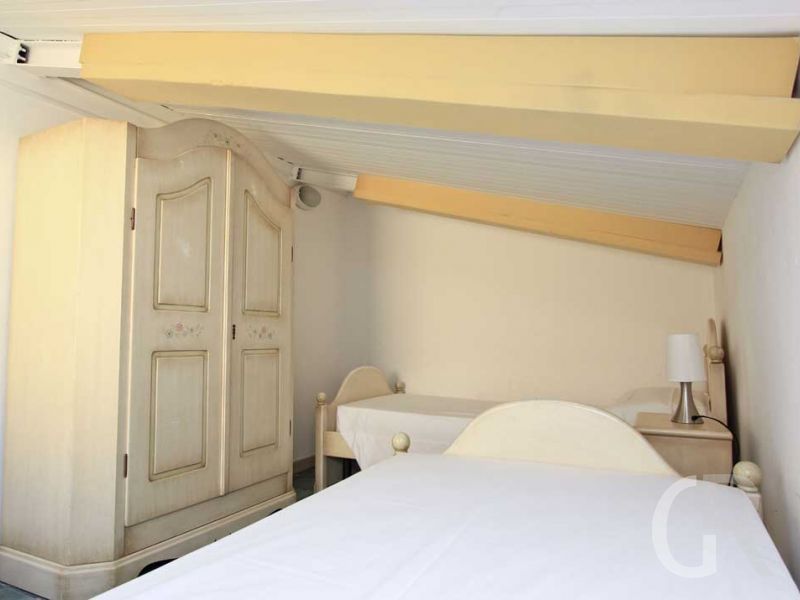 ferienwohnung-dedalo-grosses-bett.jpg