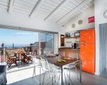 ferienwohnung-wiohnbereich-mit-ausgang-zur-terrasse.jpg