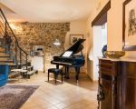 villa-ager-costa-piano-und-treppenaufgang.jpg