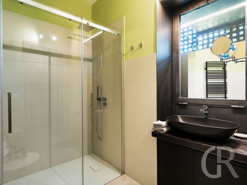 villa-agnese-grosse-dusche.jpg