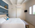 villa-azuela-weisses-schlafzimmer.jpg