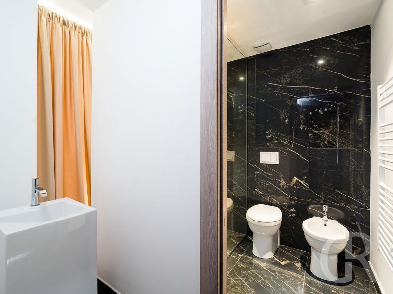 villa-contrada-wc-und-bidet.jpg