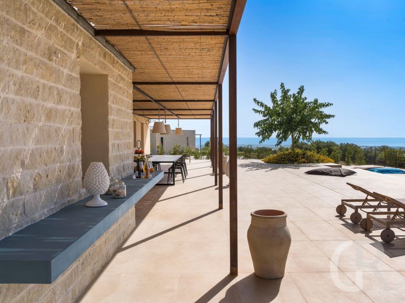 villa-gelso-bianco-grosse-terrasse-mit-blick.jpg
