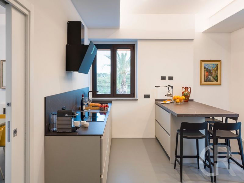 villa-gianos-kleine-kueche-mit-theke.jpg