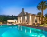 villa-gianos-schwimmbad-und-beleuchtete-villa.jpg