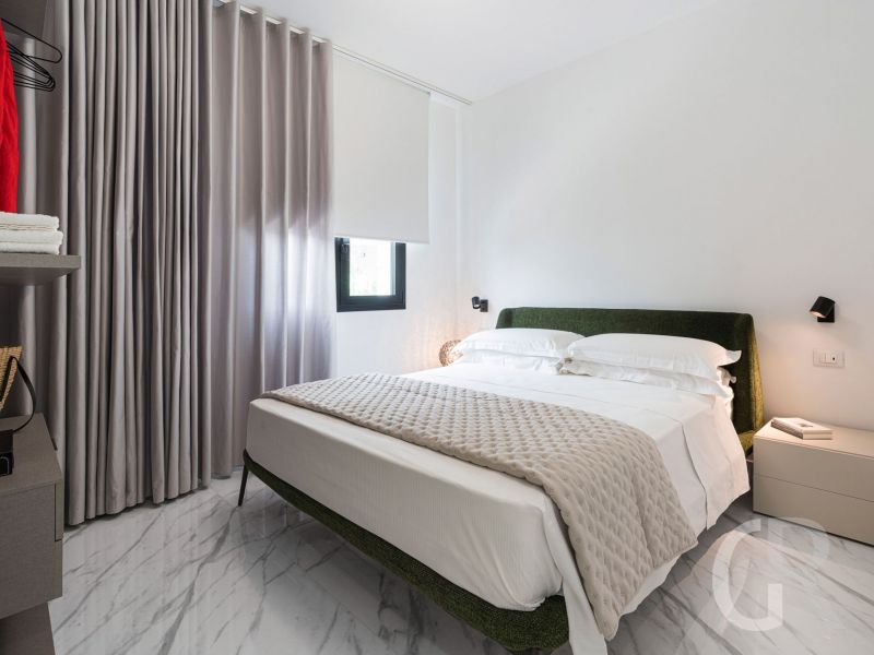 villa-hermes-grosses-bett.jpg