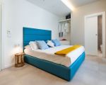 villa-isabella-bett-blau-weiss.jpg