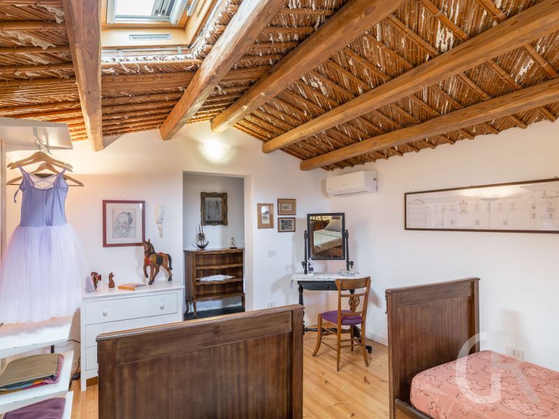 villa-la-forma-schlafzimmer-unter-dem-dach.jpg