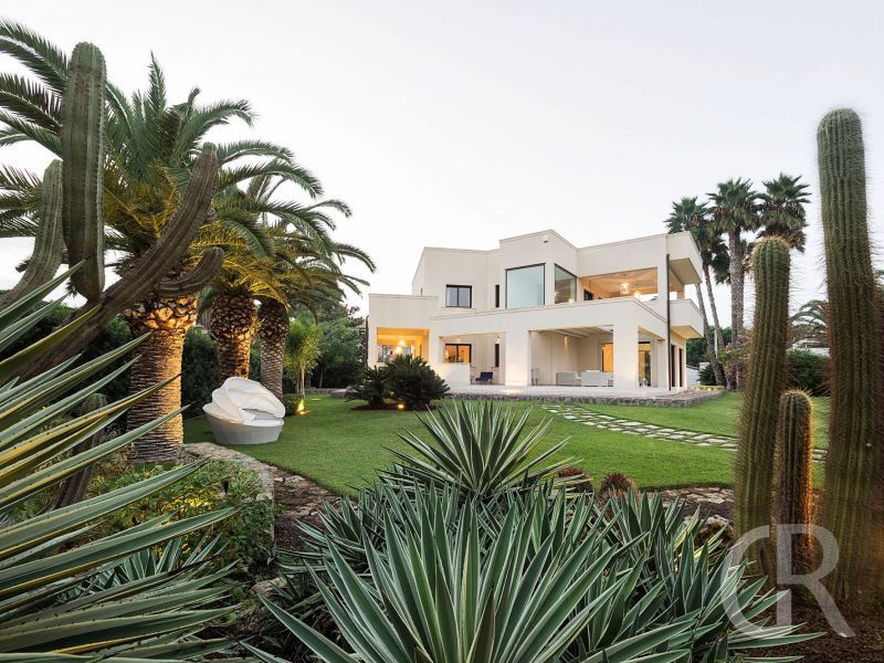 villa-la-plage-blick-vom-garten-auf-die-villa.jpg