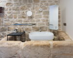 villa-luna-bad-mit-waschbecken.jpg