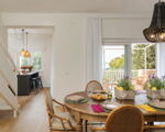 villa-maddalena-esstisch-im-wohnzimmer.jpg