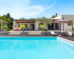 villa-mara-haus-und-pool.jpg