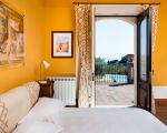 villa-mila-schlafzimmer-mit-blick-nach-draussen.jpg