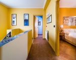 villa-mila-treppe-im-flur.jpg