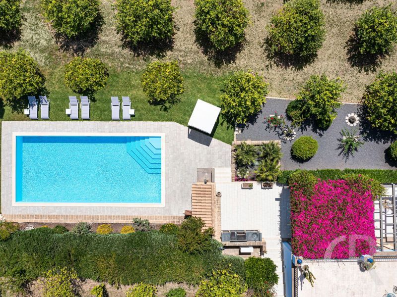 villa-pigna-blue-blick-aus-der-luft.jpg