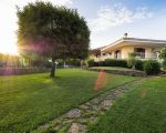 villa-profumo-garten-mit-ferienhaus.jpg