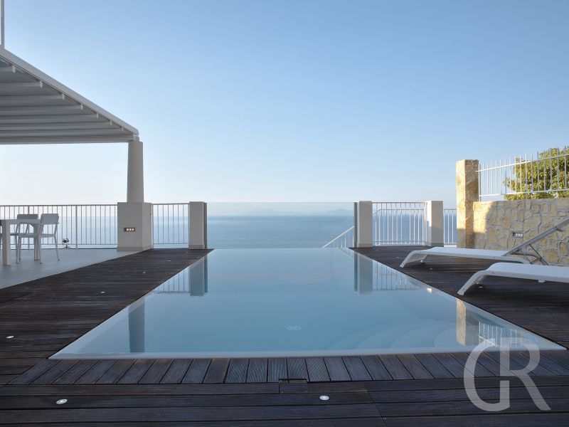 villa-salina-pool-mit-meerblick.jpg