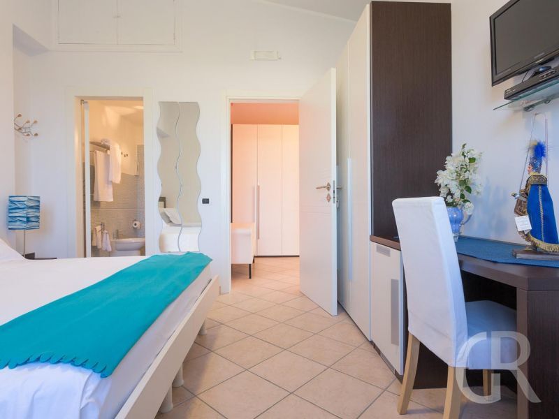 villa-timparosa-schlafzimmer.jpg