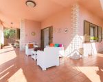 villa-timparosa-ueberdachte-terrasse.jpg