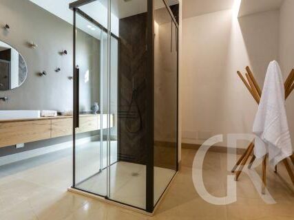 villa-trifilla-badezimmer-mit-dusche.jpg