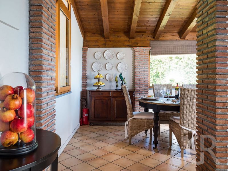 villa-viagrande-esszimmer.jpg