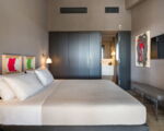 villa-zigulotto-doppelbett-und-schrank.jpg