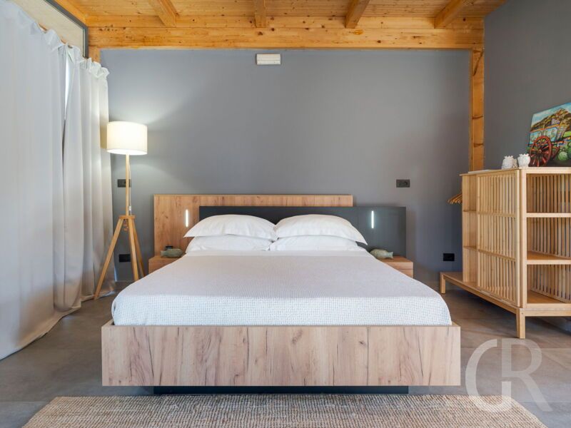 capo-negro-doppelbett-im-schlafraum.jpg