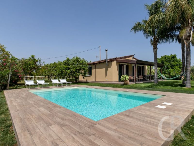 casa-limoni-blick-auf-den-pool.jpg